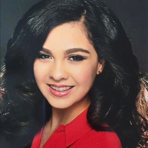 Meet your Posher, Danielle